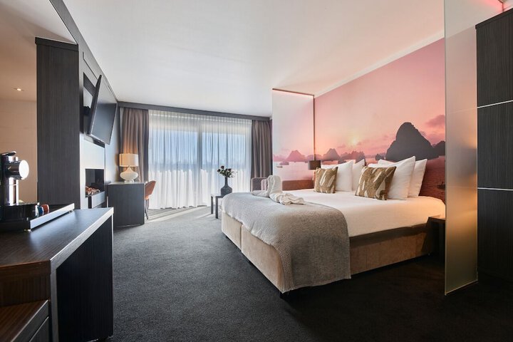 Room 16 of 41