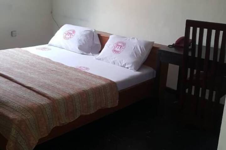 Room 6 of 20