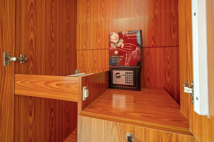 Room 5 of 25
