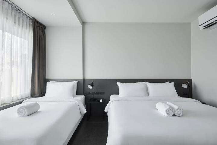 Room 19 of 38