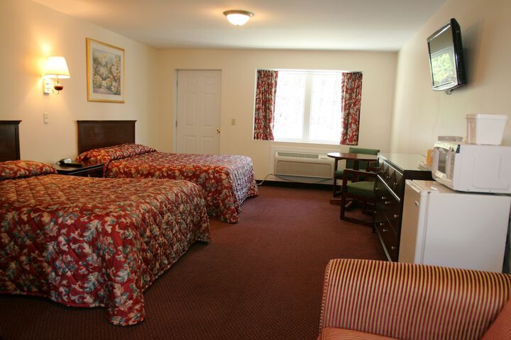 Room 9 of 106