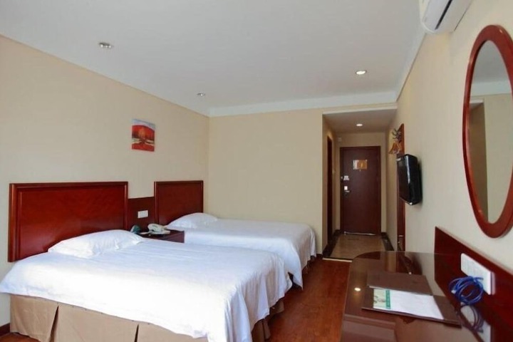Room 14 of 72