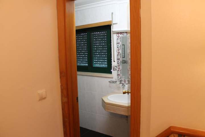 Room 34 of 64