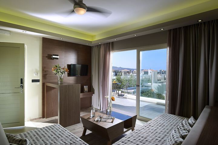 Room 33 of 65