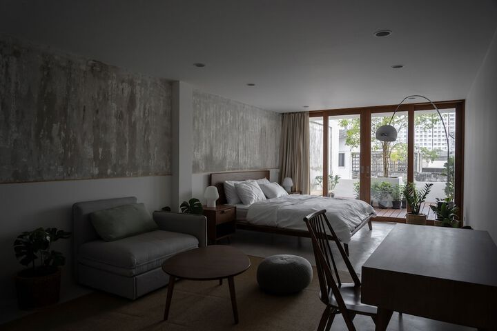 Room 28 of 47