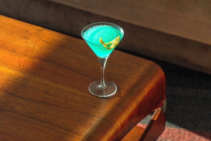 Lounge 48 of 71