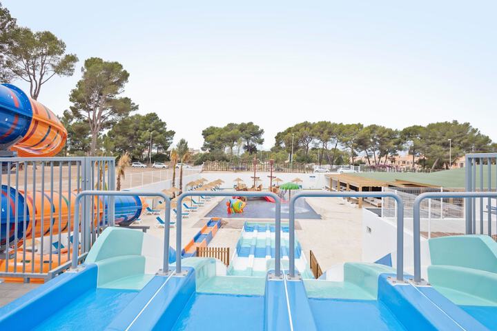 Pools & Facilities