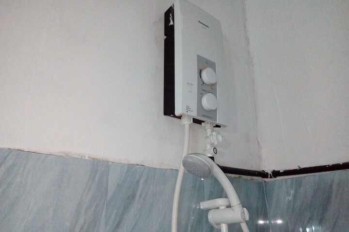 Room 8 of 10