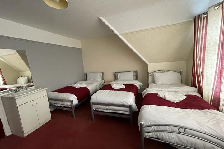 Room 12 of 22
