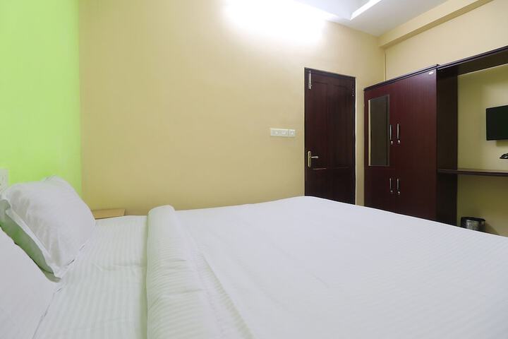 Room 17 of 38