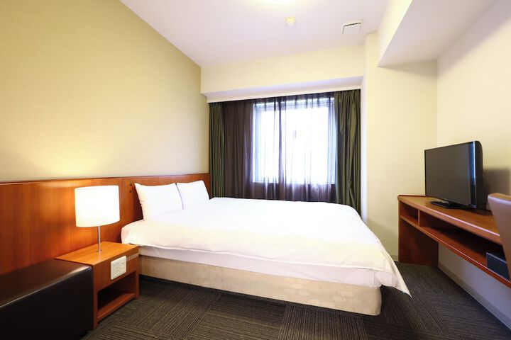 Room 4 of 65