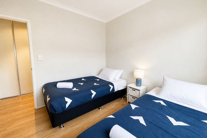 Room 8 of 32