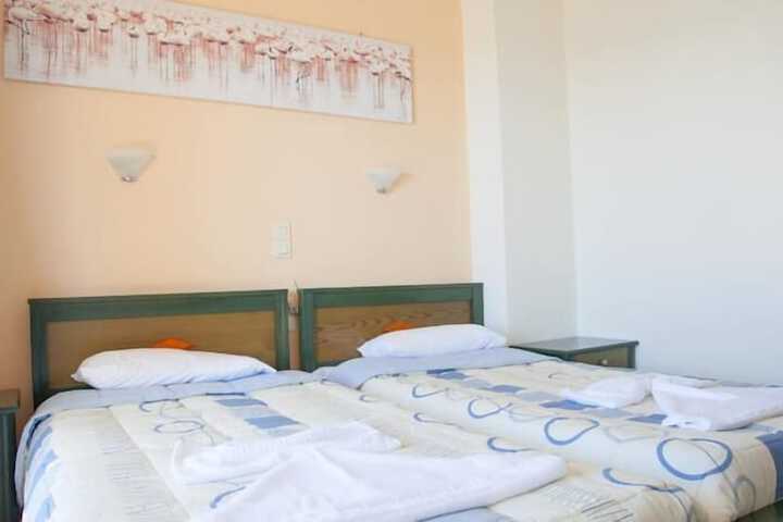 Room 6 of 44