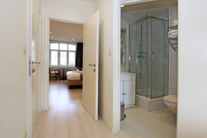 Room 9 of 52