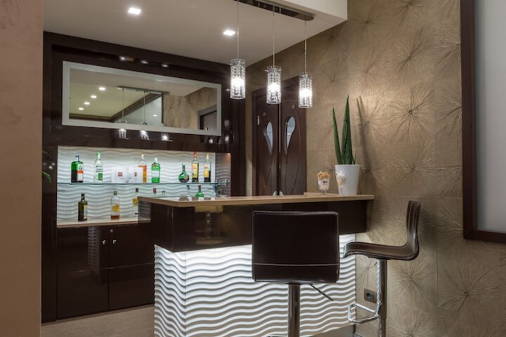 Lounge 56 of 75