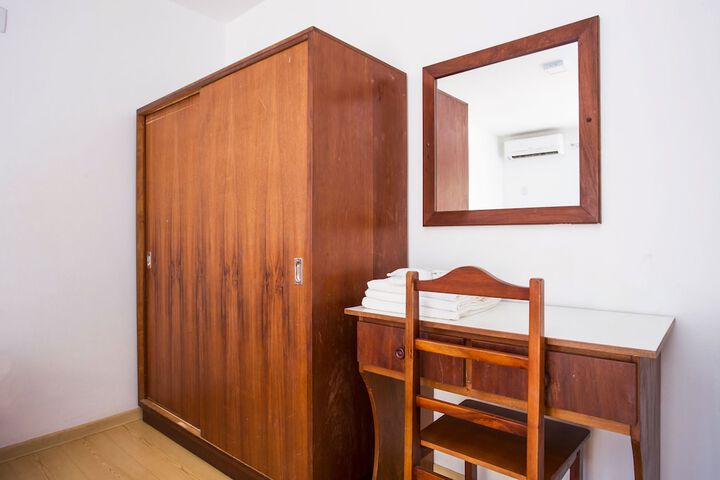Room 25 of 170