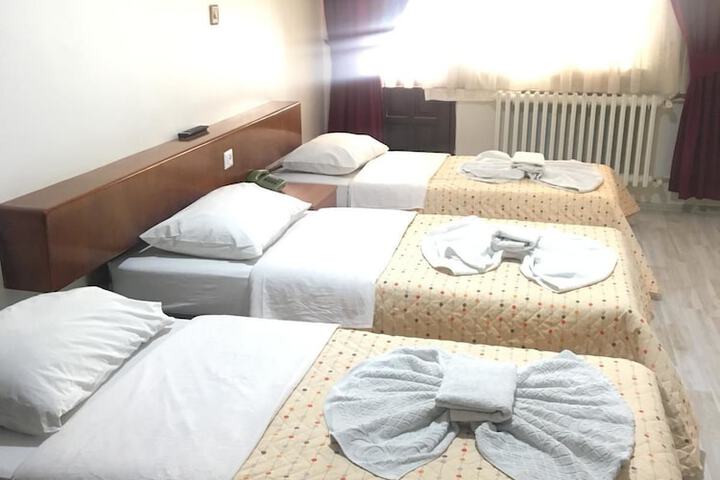 Room 4 of 10