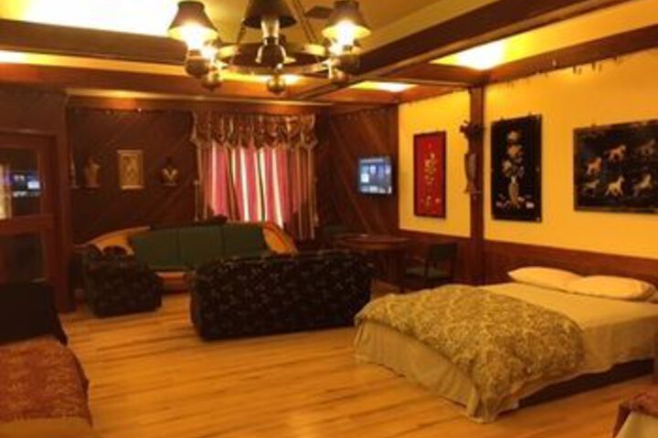 Room 10 of 22