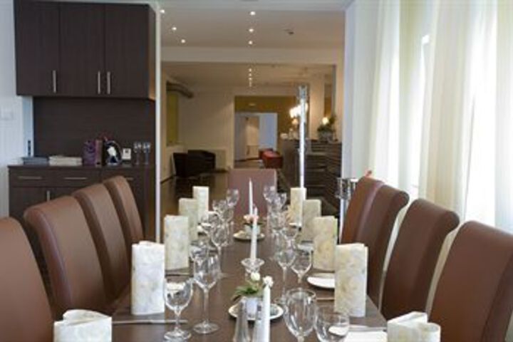 Dining 20 of 20