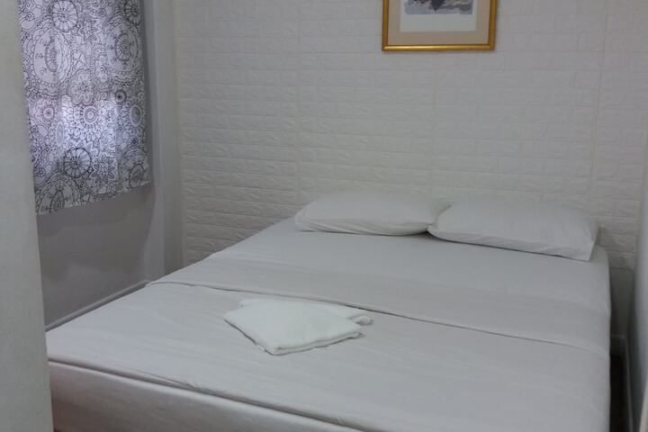 Room 19 of 28