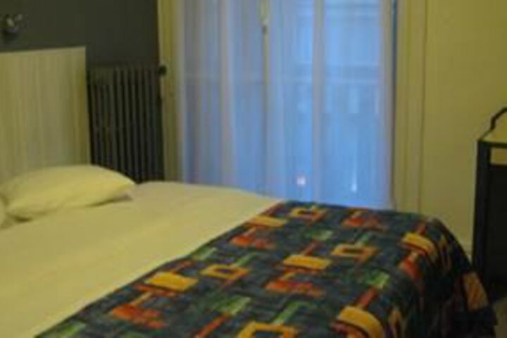 Room 12 of 28