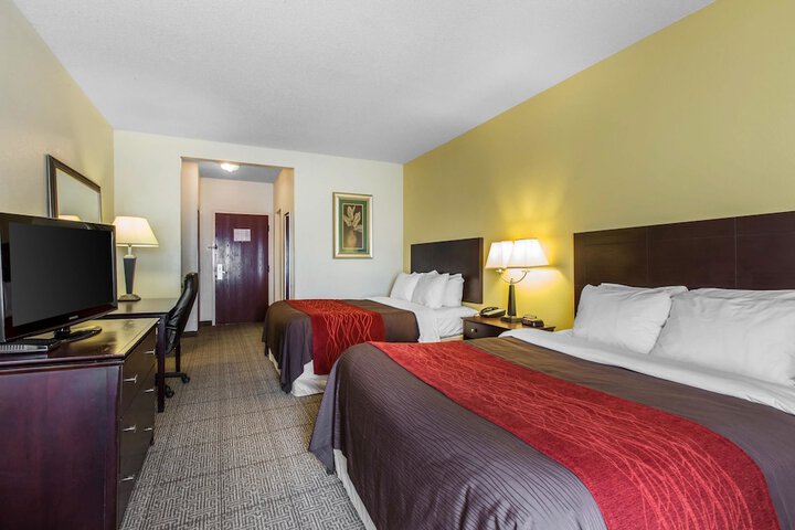 2 Queen Beds (6 of 7)