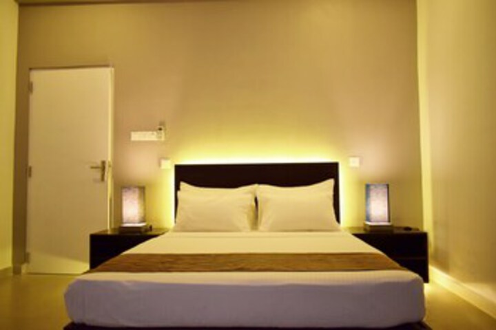 Room 5 of 32