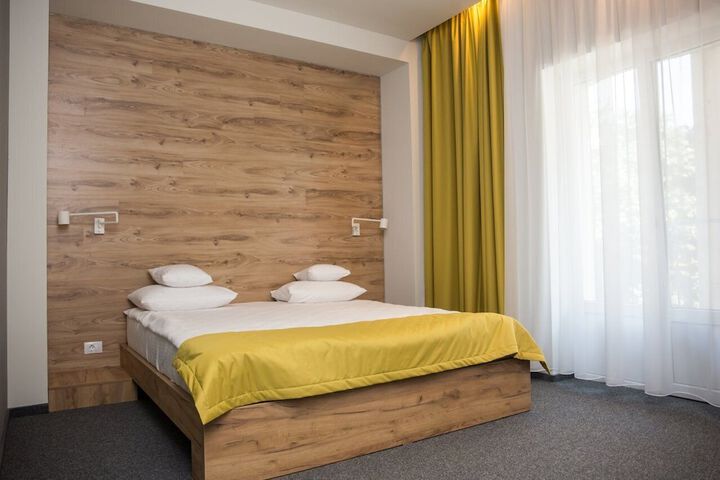 Room 32 of 50