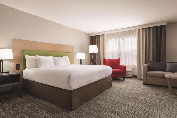 2 Queen Beds (2 of 5)