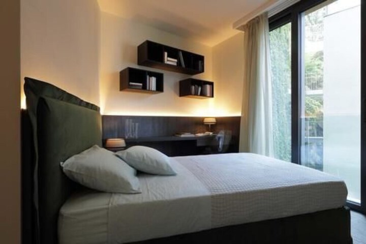 Room 8 of 21