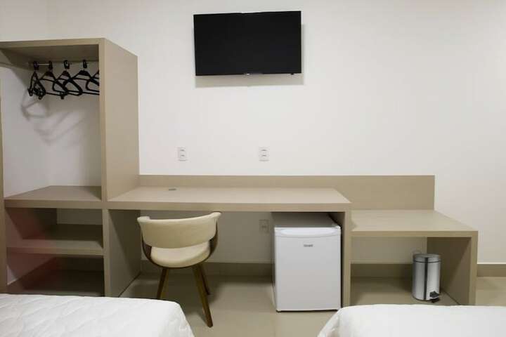 Room 9 of 30