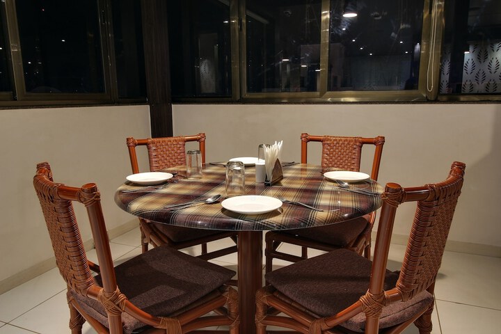 Dining 38 of 67