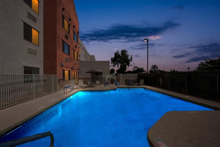 Pool Hotel