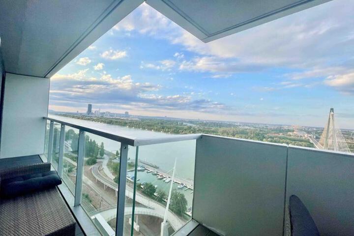 Luxury Waterfront Sky Residence