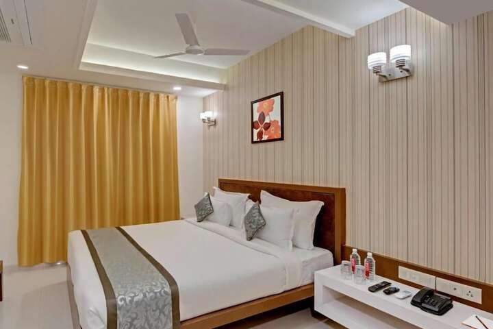 Room 10 of 24