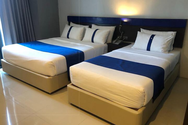 Room 17 of 46