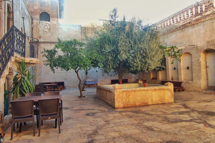 Room 15 of 26