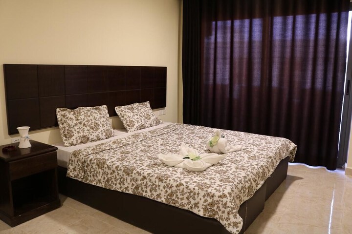 Room 8 of 30