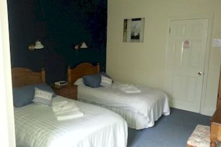 Room 7 of 8