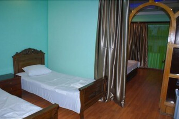 Room 7 of 42