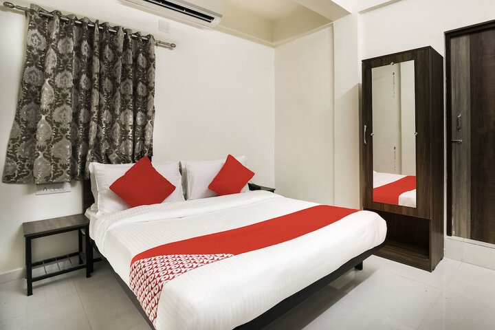 Room 13 of 21