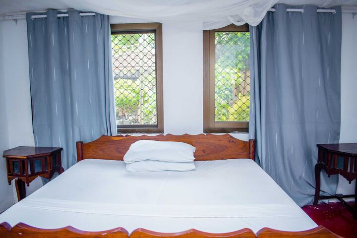 Room 12 of 89