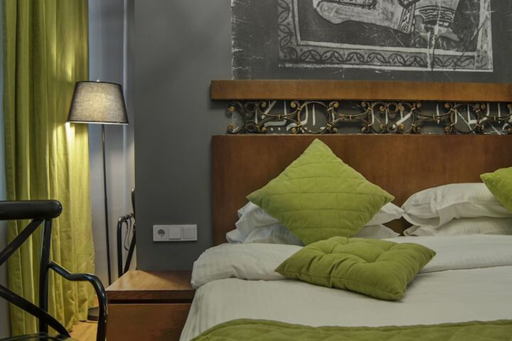 Room 7 of 35