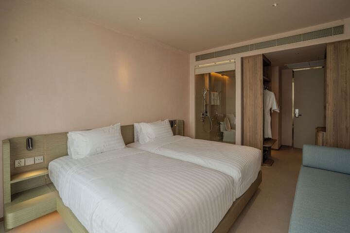 Room 41 of 151