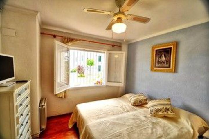 Room 5 of 25