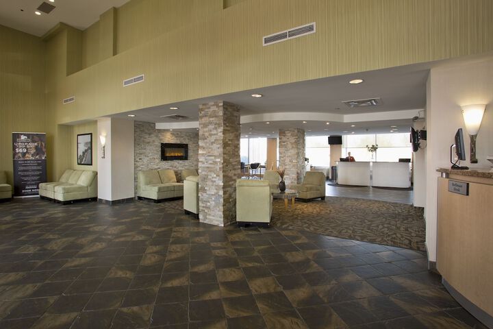 Entrance & Lobby
