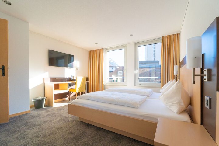 Room 9 of 20