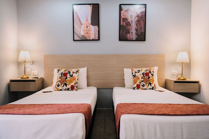 Room 10 of 93