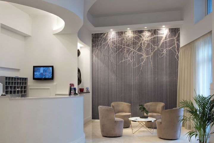 Entrance & Lobby