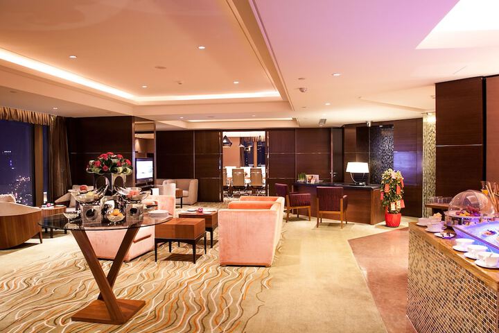 Hotel Interior 7 of 129